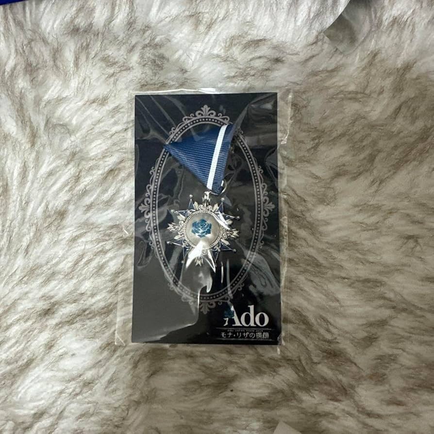 Ado JAPAN TOUR 2024『モナ・リザの横顔』VIP限定ブローチ Ado JAPAN LIVE TOUR 2024「モナ・リザの横顔」KV・ライブロゴ